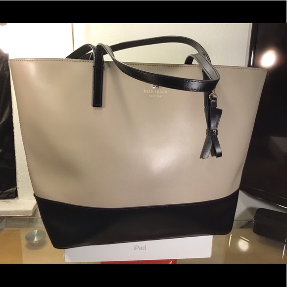 kate spade Handbags - Beautiful Kate Spade NY Wright Place Karla Tote